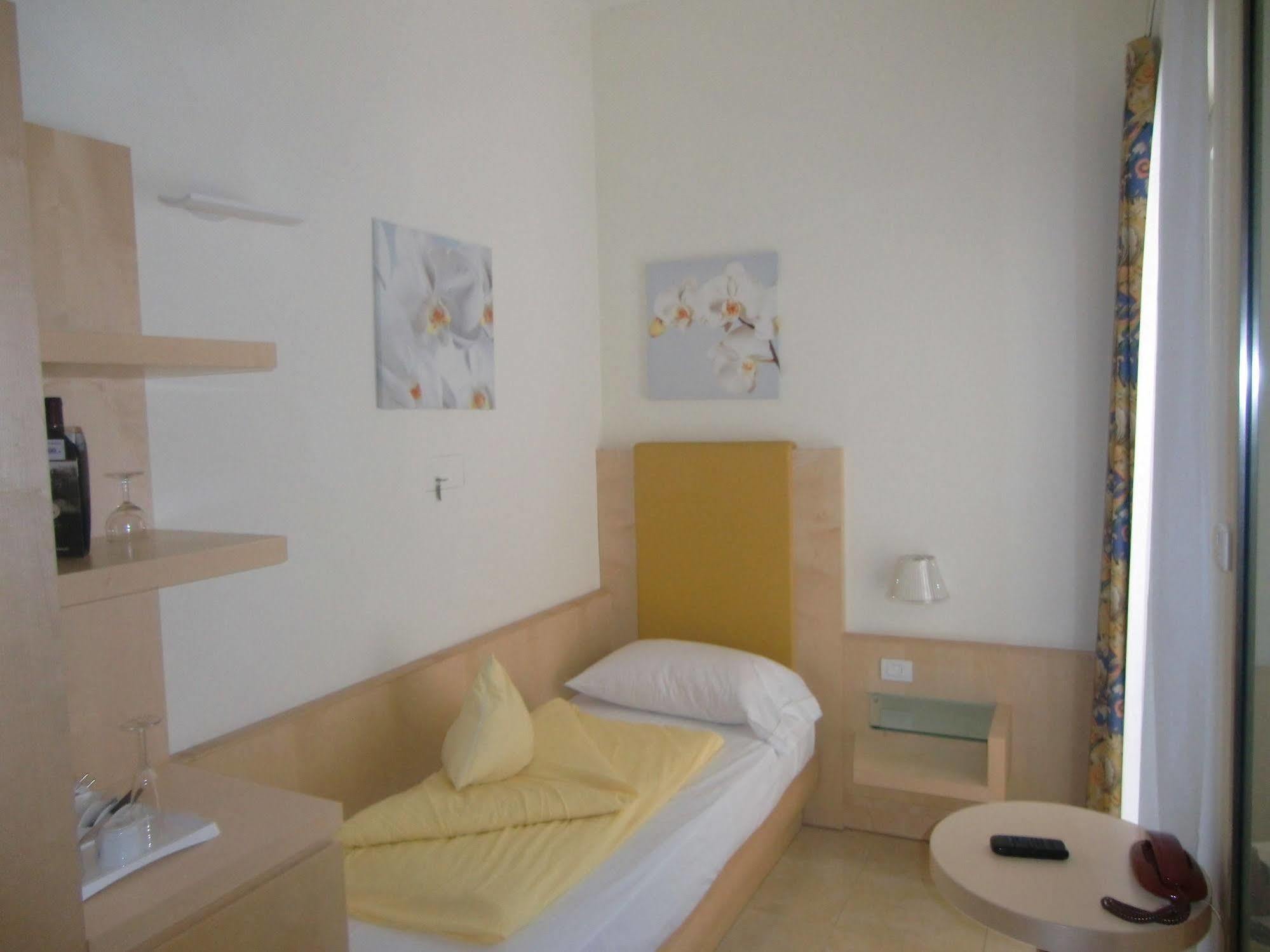 Beach Du Lac 4*