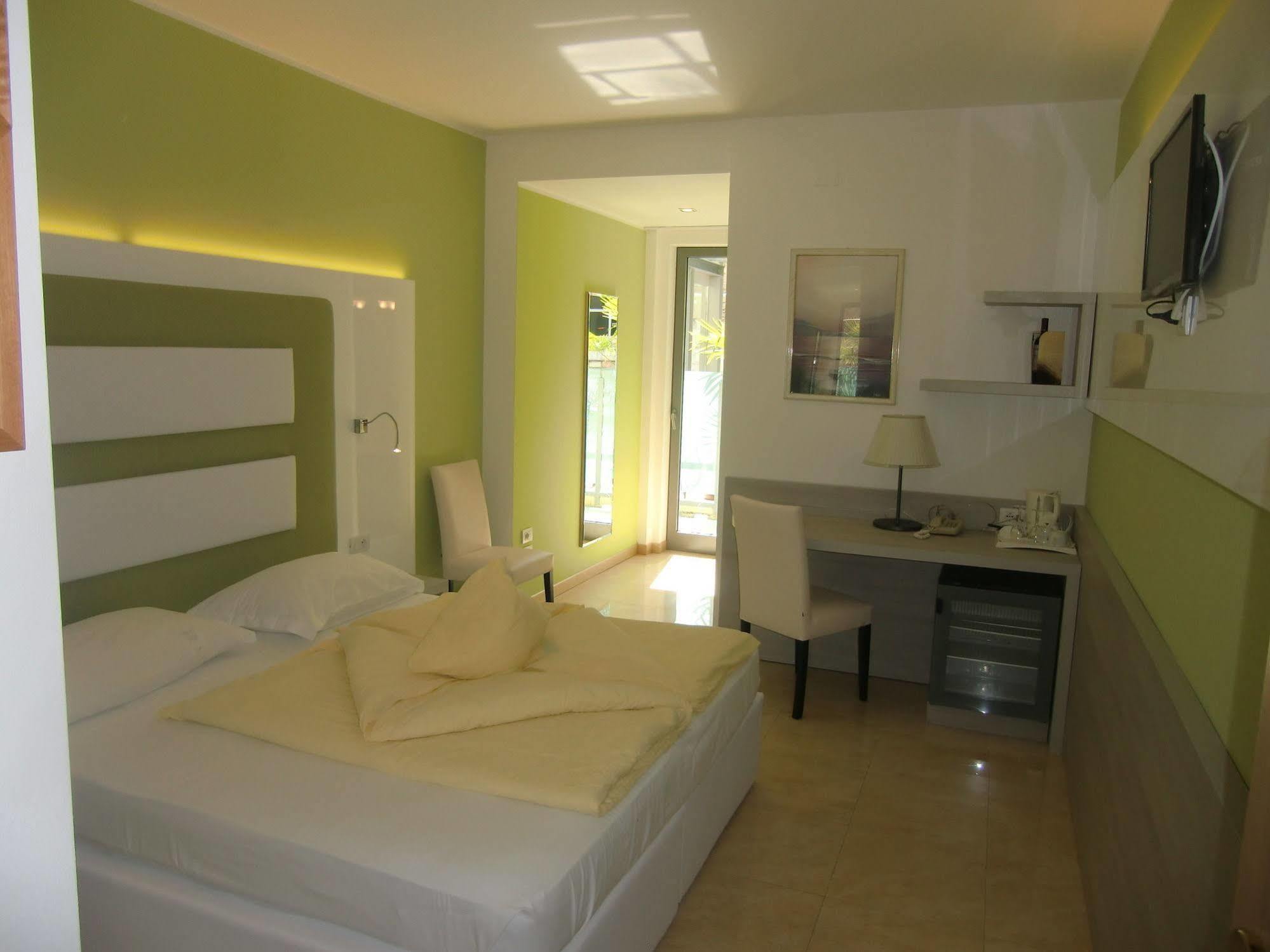 Du Hotel 4*